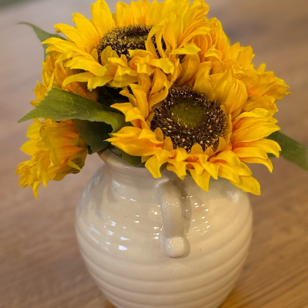 Sunflower Ceramic Vase - Yellow and Cream - Picture 4 of 7